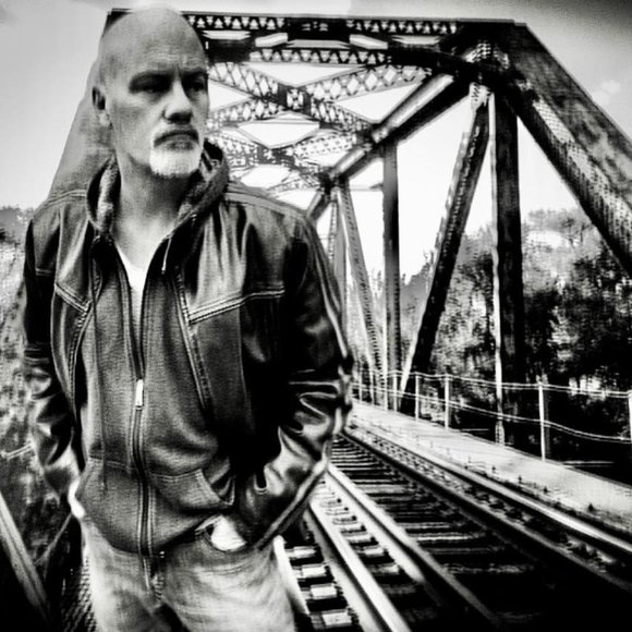 Meet your Posher, Stephen - Picture 6 of 10